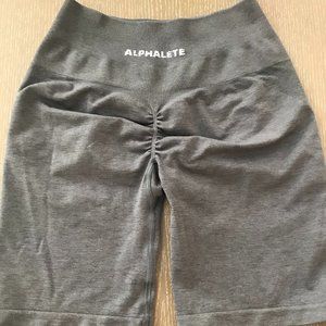 Alphalete Amplify Biker Shorts - Grey (M)